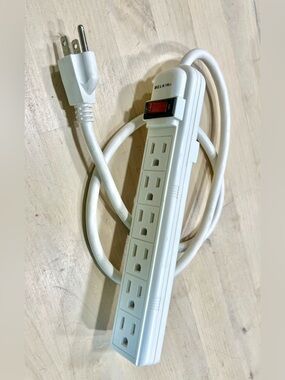 Belkin Surge Protector 6-Outlet Power Strip with On/Off Switch